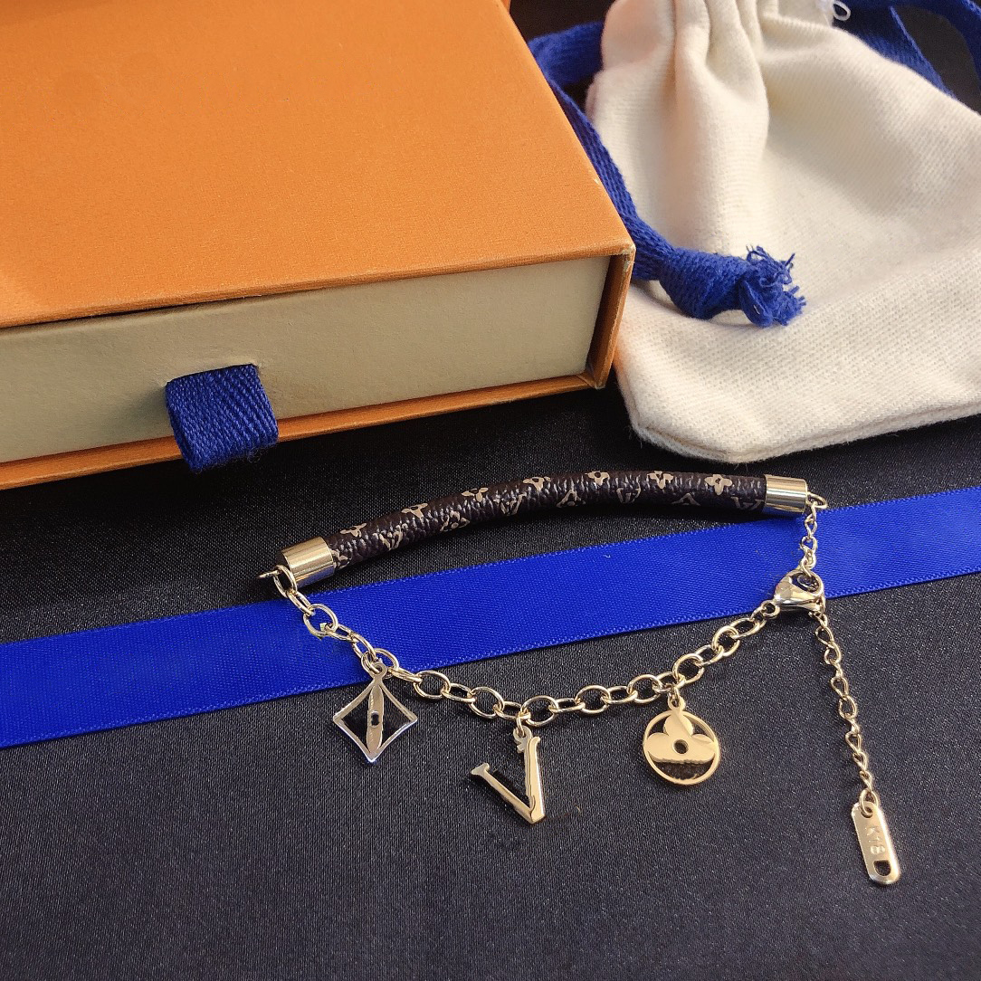 

Designer Gold Bracelets Love Link Chain Classic Fashion Jewelry Luxurys Letter Bracelet For Women's Exquisite Gift Accessories Wholesale