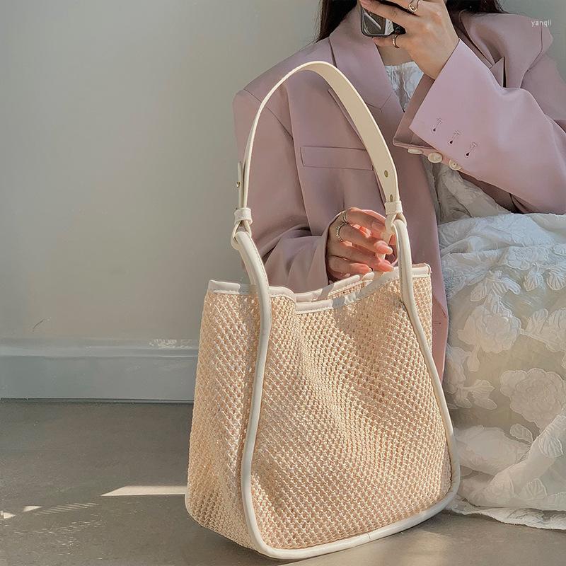 

Evening Bags 2022 Summer Large-capacity Straw Woven Bag Women's Personality Hollow Contrast Color Commuter Hand-held Shoulder, White