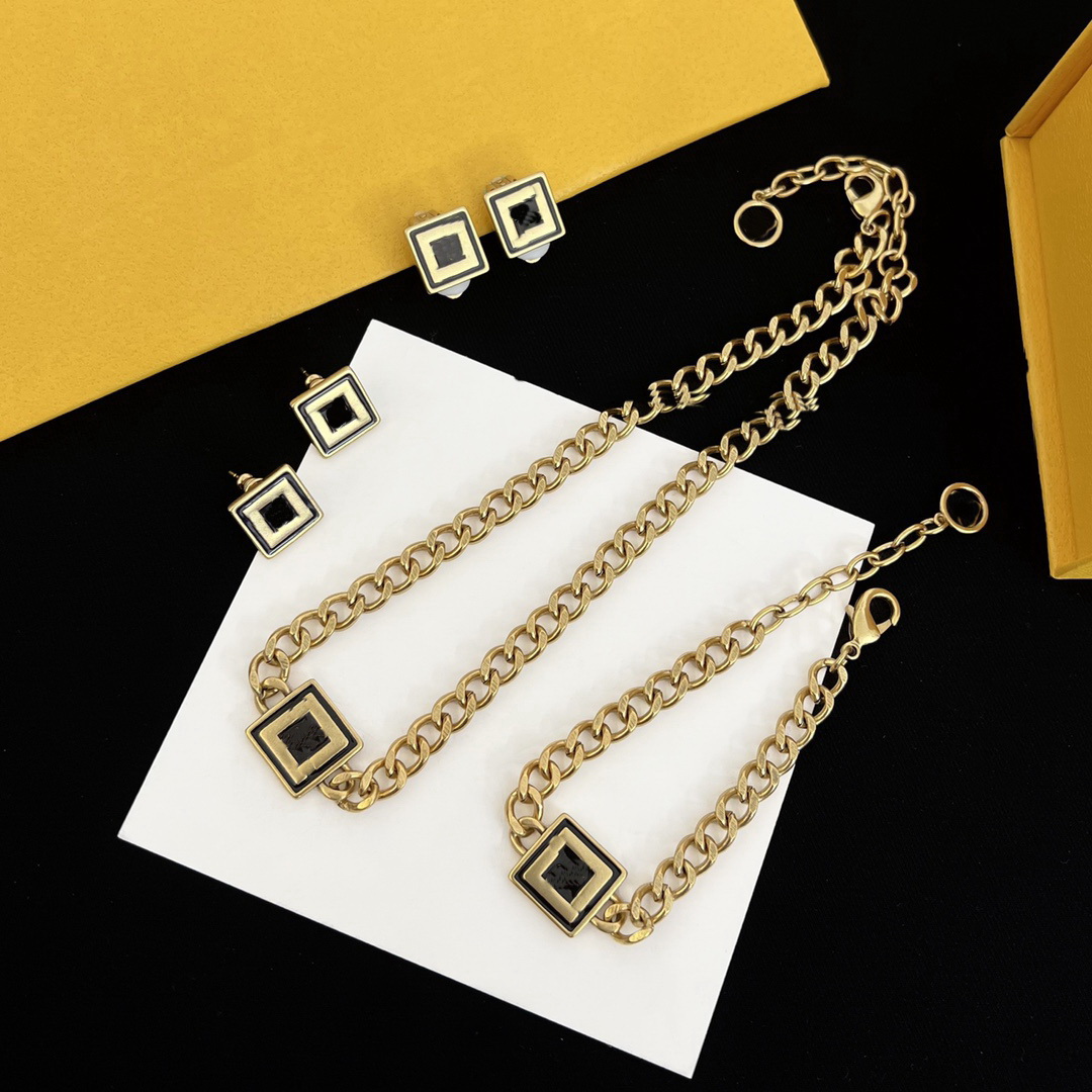 

Enamel Thick Chain Necklace Bracelet Earring Women Brass Engraved F Initials Letter Settings 18K Gold Designer Jewelry Birthday Festive christmas Gifts FS2 --01, Golden