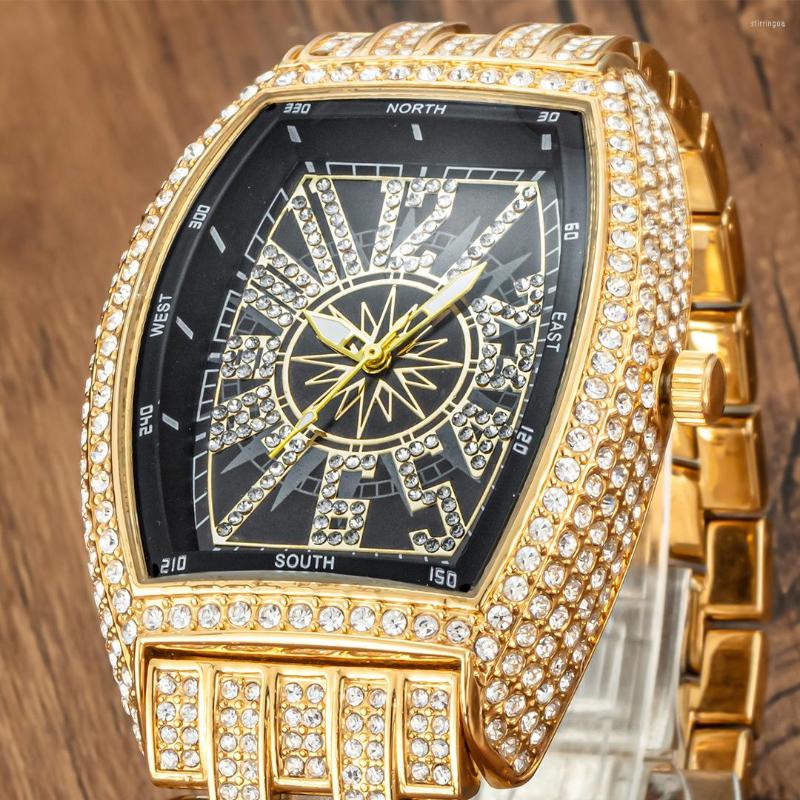 

Wristwatches Unique Tonneau Iced Out Watch For Men Fully Bling Diamonds Mens Watches Hip Hop Quartz Wristwatch Man 18k Gold Reloj Hombre