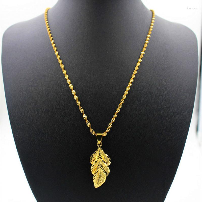 

Choker Dubai 24K Gold Necklaces For Women Simple Leaves Singapore Twisted Chain Pendant Statement Necklace Gifts