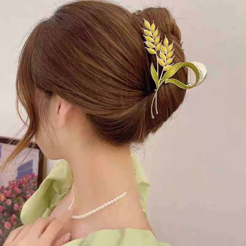 

Hair Clips new ear wheat grip fashionable versatile large shark clip red hairpin back head