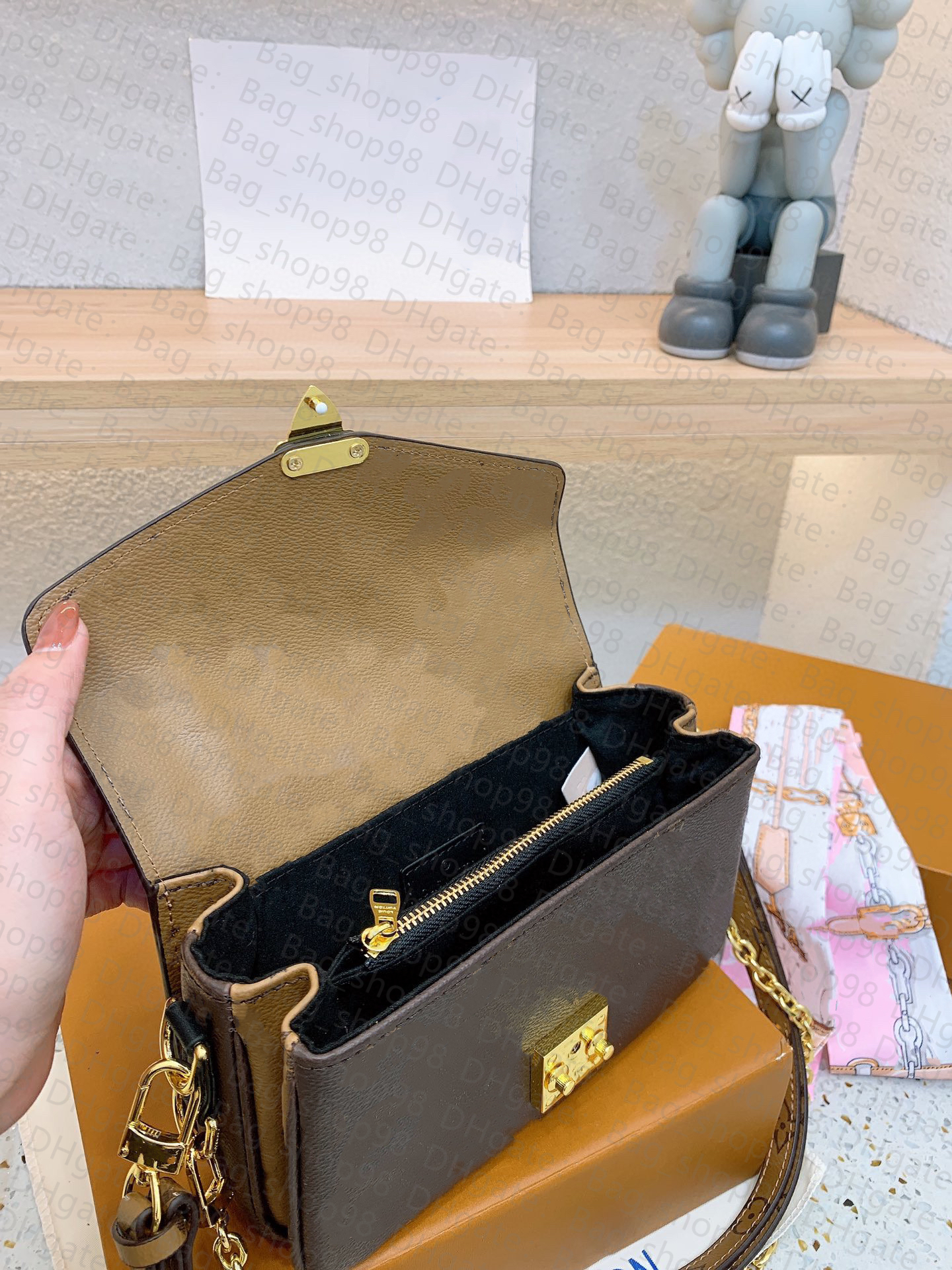 

Handbag Postman M46279 Women bag classic metal clasp flip pattern cross body chain canvas luxury fashion designer shoulder bag, Deep brown