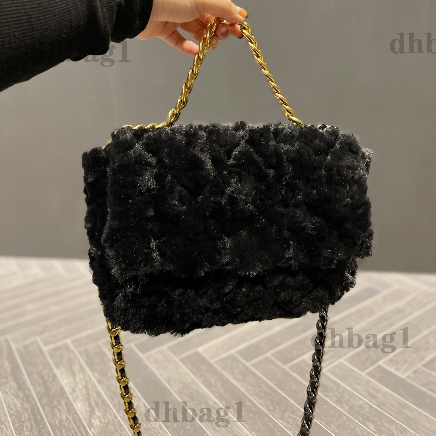 

French Classic Womens Designer Autumn Winter Plush Clamshell Square Bag Hardware Handbag Four-color Handbag Single RoomBag Crossbody Purse Shoulder Handbags, Black