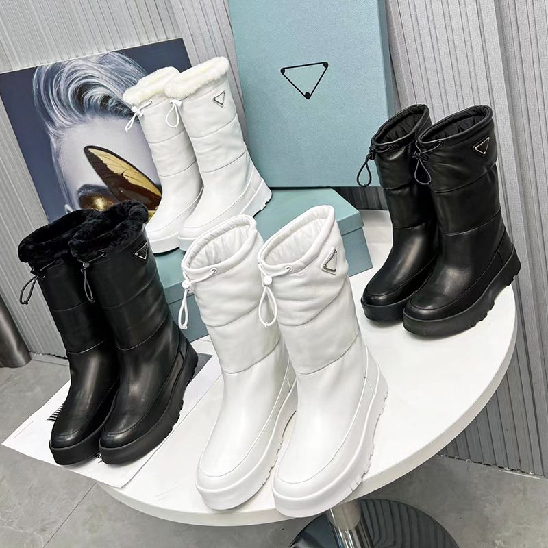 

women designer Luxury martin boots sexy fashion 2022 classic solid color leather letters Casual Boots Fresh metal sign shoes size 39