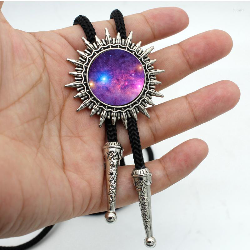 

Choker BOLO-0059 Arrival Nebula Galaxy Bolo Tie Trendy Mysterious Milky Way Glass Dome Western Ties Slide Fashion Neck