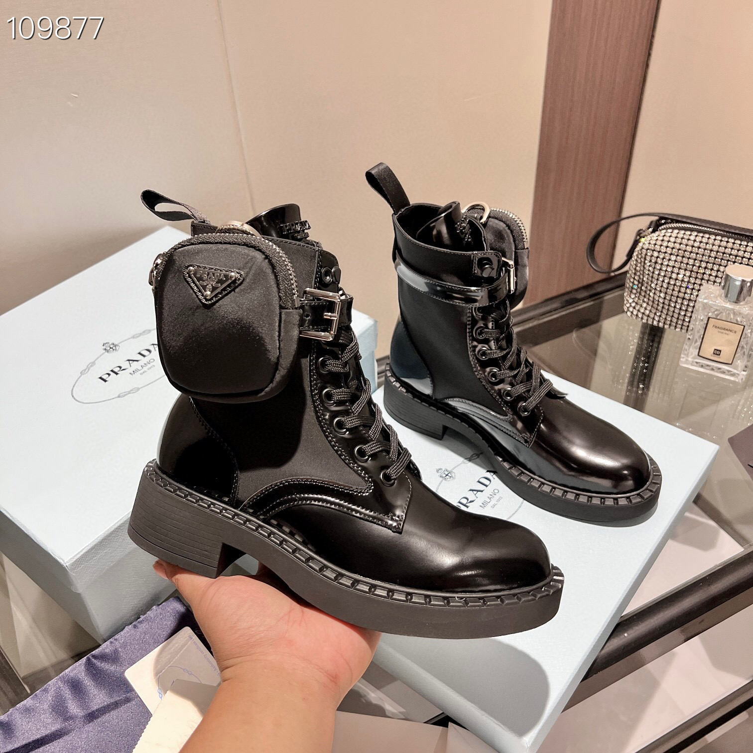 PRADA Top Bottes Mode Dames Designer Semelle Extérieure En Caoutchouc Cuir Martin Cheville Sexe Sangle Antidérapant Vague Coloré Confortable Bott