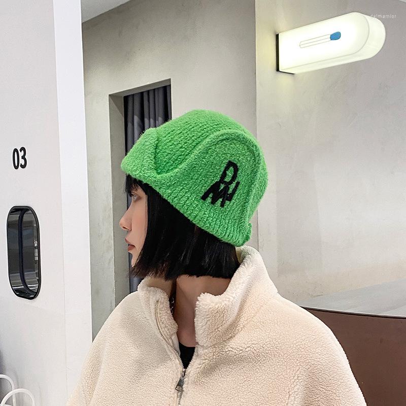 

Berets Women's Winter Outdoor Skiing Cold Cap Men's Thickened Warmth And Windproof Earmuffs Riding Lei Feng Hats Embroidery Beanies, Green