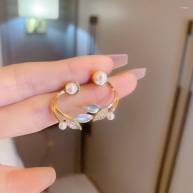 

Dangle Earrings 2022 Korean Fine Pearl Drop Fashion Crystal Leaves Modelling Women Senior Contracted Jewelry