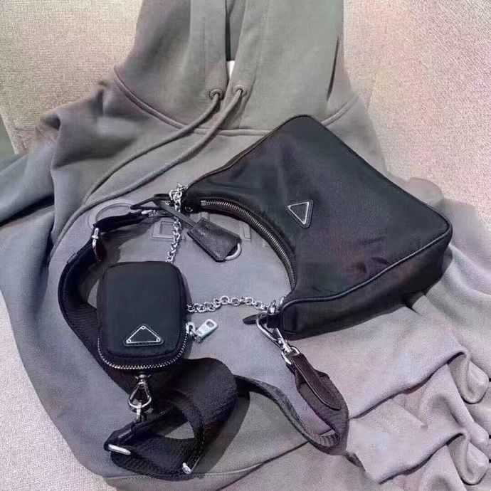 

designer bags New P family three in one nylon armpit hobo chain hand carry one shoulder medieval French tick meenger