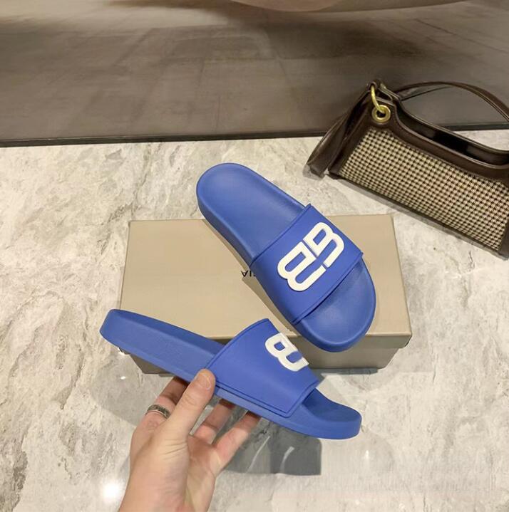

Top Light letter slippers Paris flip-flops male and female pair of outdoor slippers Summer Classic Fashion Luxury Ladies Beach Flat Sandals, With logo