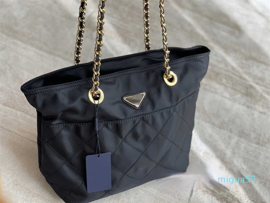 

Luxury Tote Brand Shoulder Bags Women Large Capacity Clutch Shopping Designer Purse Airport Weekend Traveling Handbags Evening Clutches, Black