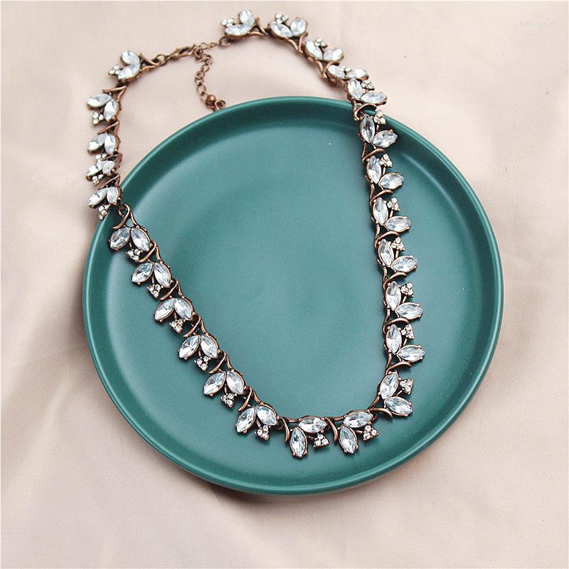 

Choker Vintage Fashion Shiny Crystals Modern Charming Short Necklace For Women Bridal Wedding Party Jewelry Korean Necklaces