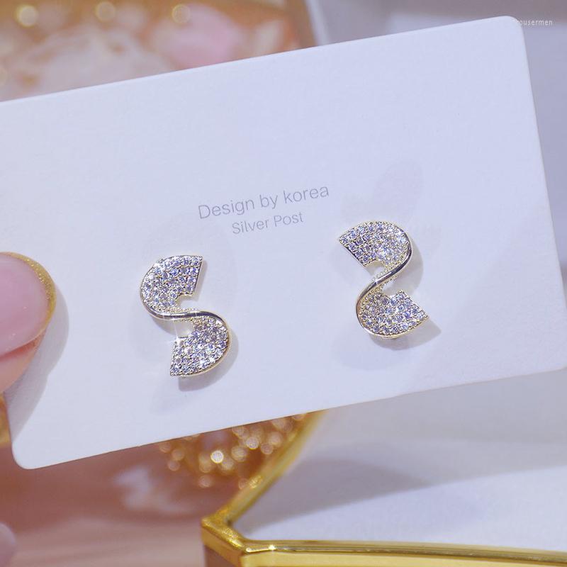 

Stud Earrings Ins Trendy Design Pave Exquisite CZ Twist Earring For Women Zirconia Luminous Dazzling AccessoriesStud