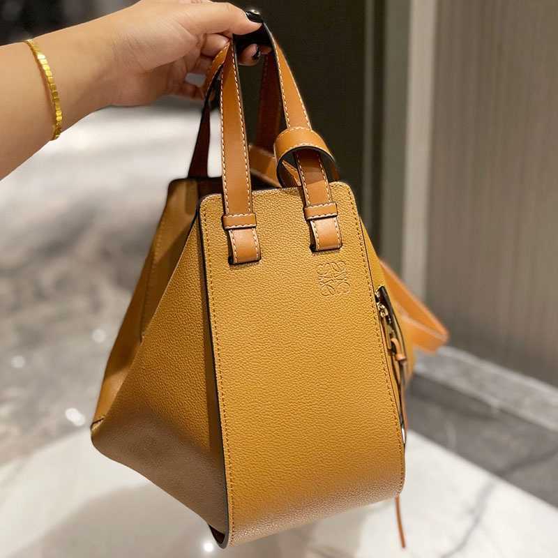 

333I Tote Women Leather Saddle Lovewes Messenger Fashion Lightweight Handbag Bags Designer Crossbody Female Purses Party Shopping Vacation Shoulder Bags, Red