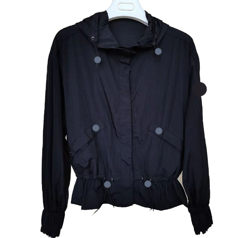 

Designer Womens Trench Coats Butterfly Bubble Sleeve Drawstring Hooded Lightweight Coat Sunscreen Shirt Embroidered Badge Ladies Short Windbreaker, Black