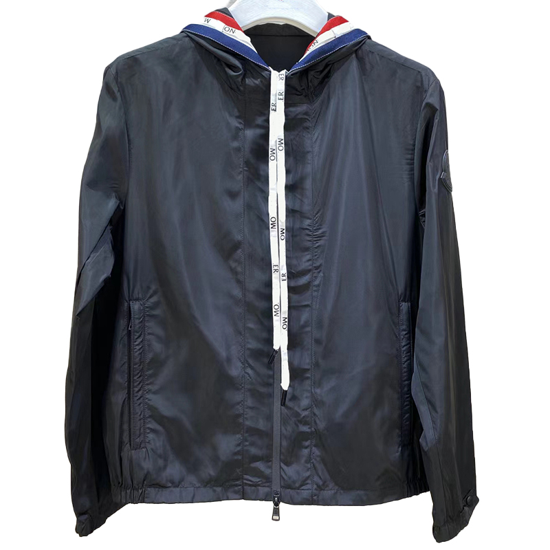 

Designer Mens Trench Coats Womens Ribbon Letter Lightweight Hooded Sunscreen Coat Couple Embroidered Badge Color Zipper Loose Breathable Windbreaker Jacket, Black