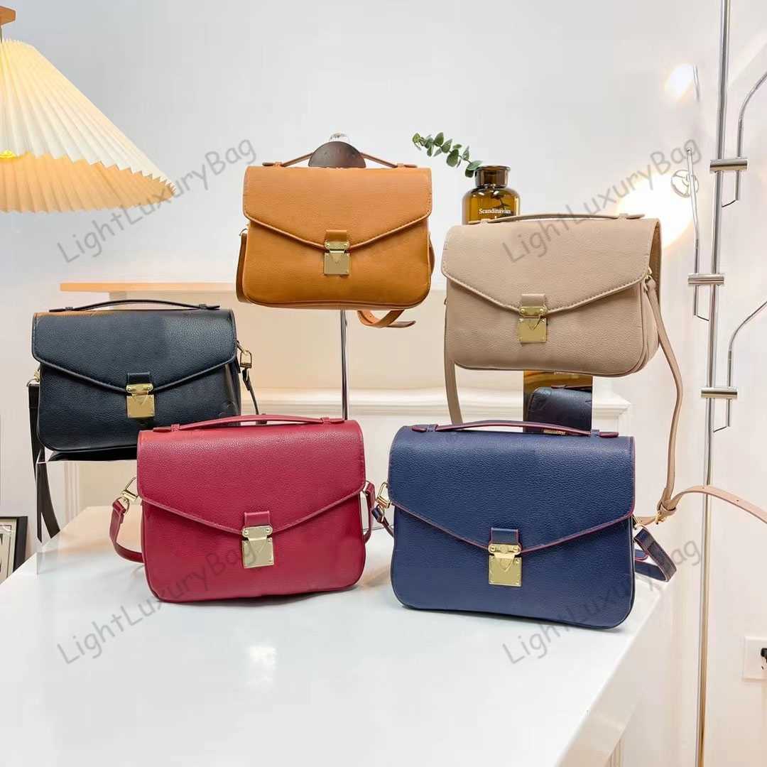 

Embossing Shoulder Bag Designer Leather Wallet fashion Crossbody Light luxury handbag For Women Classic Famous Brand Shopping Purses 220211, Black