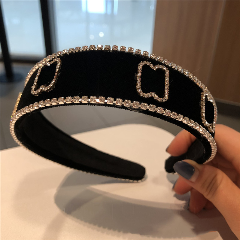 

Retro Diamond Chain Headbands Crystal Hair Hoops Wide Edge Rhinestone Hairbands Letter Hair Bands Wholesale