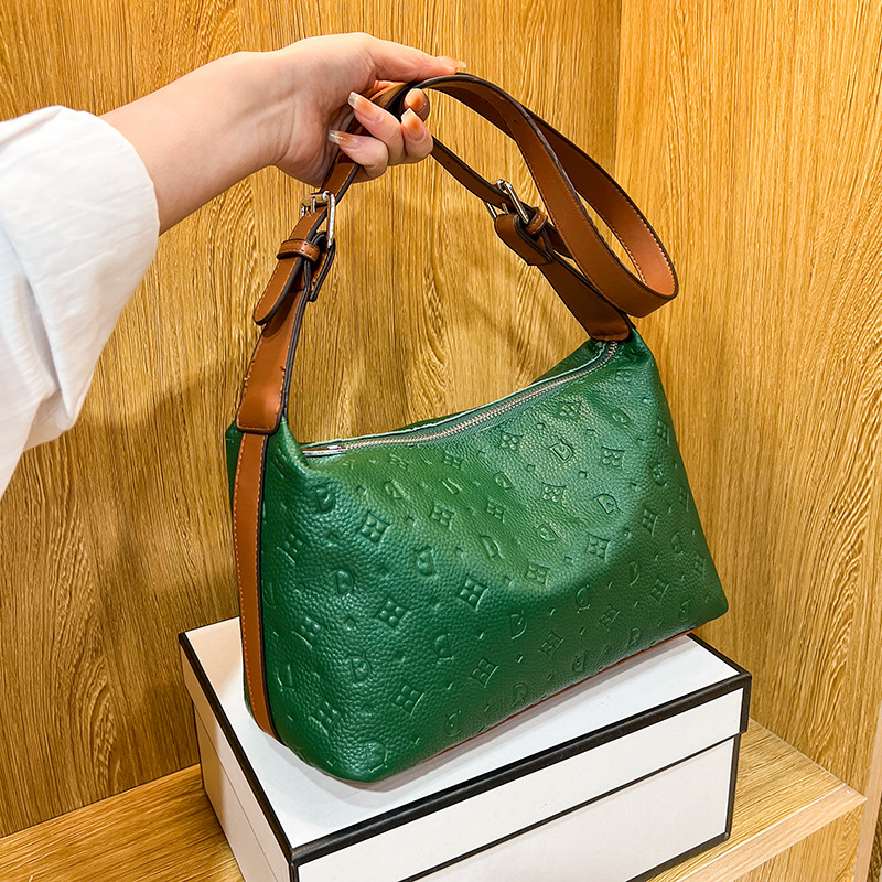 

Sports Fitness Yoga Bag PU Short Travel Bag Simple Lightweight Large Capacity Totes, Khaki