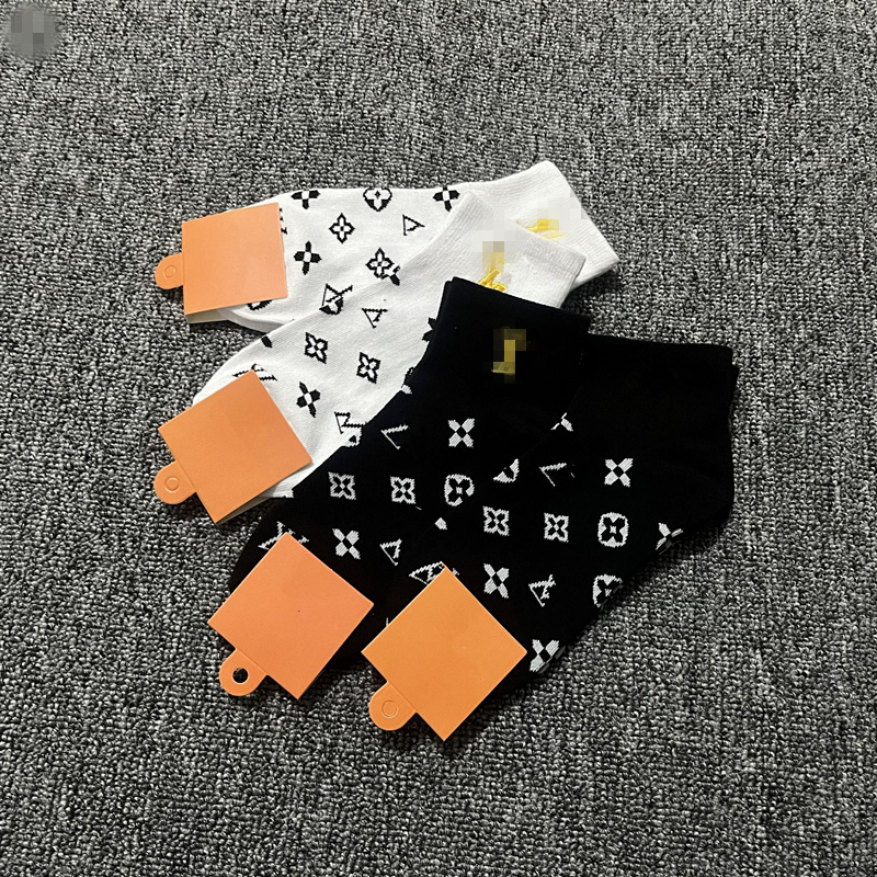 

Mens Socks Womens luxury cotton Sock classic Designer letter Stocking comfortable high sale Popular trend, White
