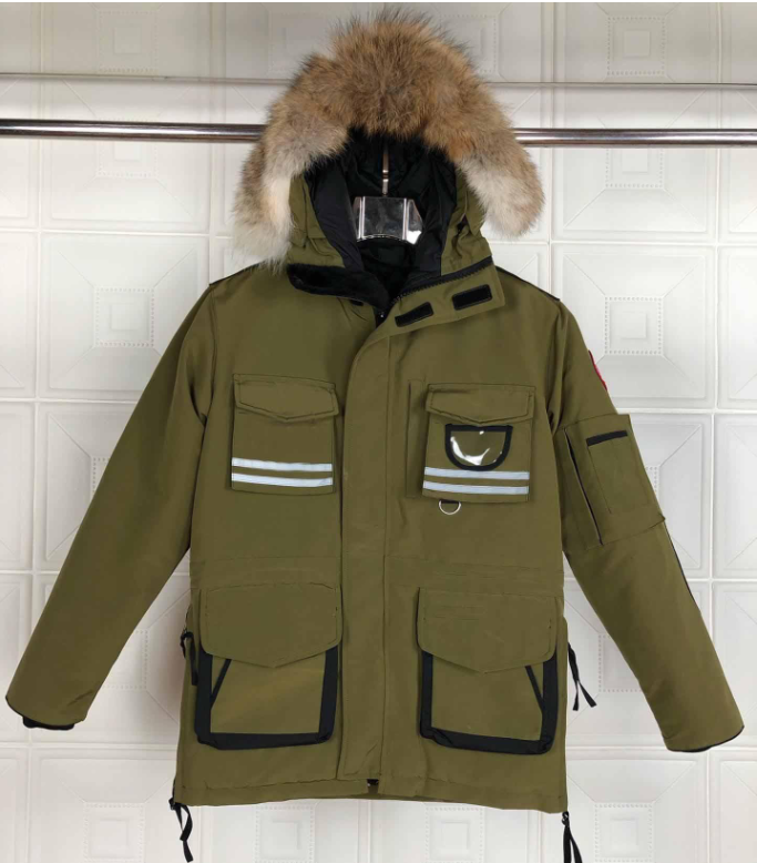 

2022 men Designer down jacket Bomber Jackets Adventure Coat hooded fourrure outerwear warm coats wolf fur Hooded Cold protection Windproof overcoat, Photo color