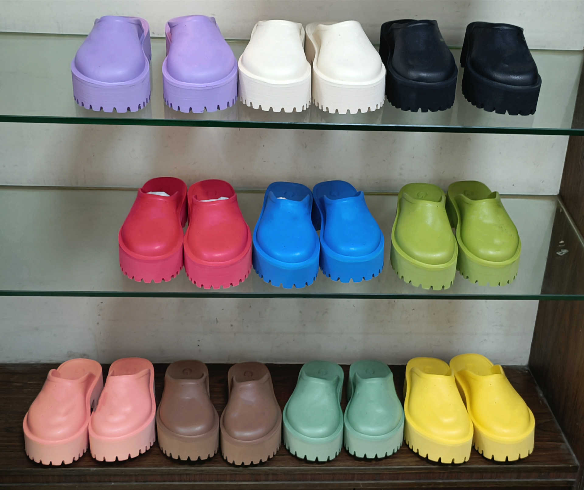 

Brand Casual Shoes high version net red envelope initials thick bottom slippers sponge cake beach soft bottom