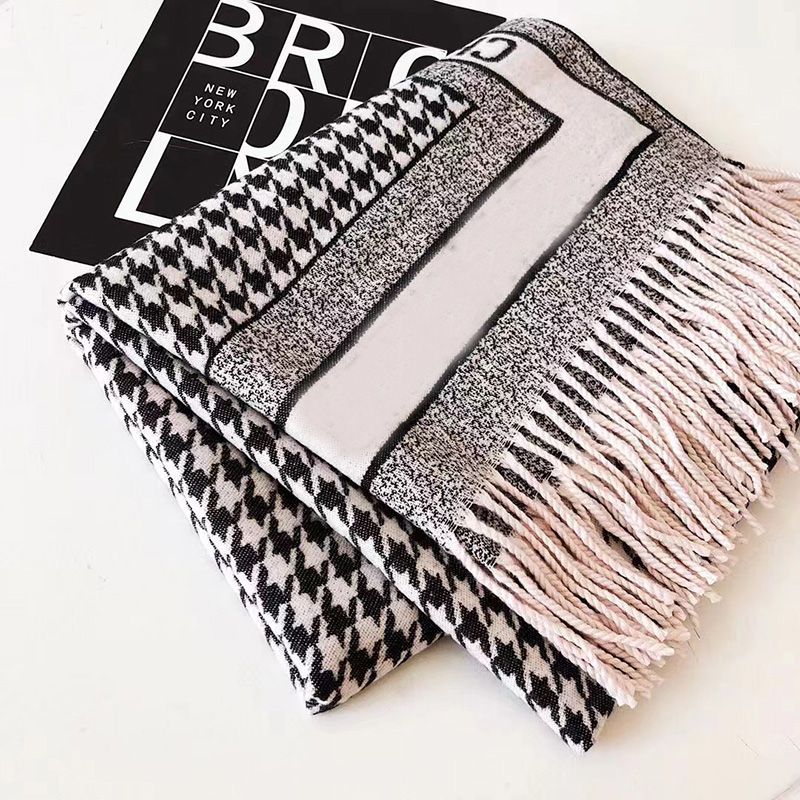 2022 New D Houndstooth Scarf Female Winter Keep Warm Couple Cashmere Plaid Korean Version All-match Tassel Multicolor Scarf