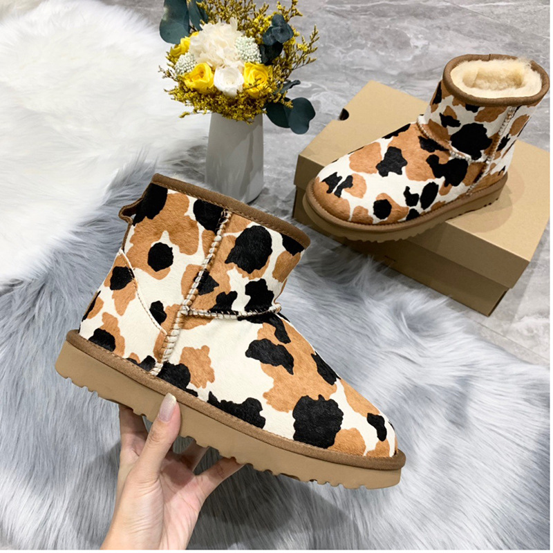 

Winter Boots Black Ankle chunky platform flats combat Boots low heel booties leather chains logo buckle women luxury designers shoes factory Footwear, Contact us for more products pictures