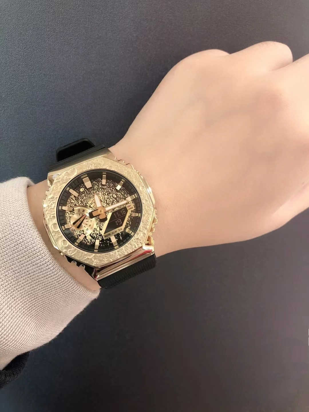 

Iced Out Watch Sports Digital Quartz Men's 2100 Watch High Quality Waterproof World Time PU LED Automatic Hand Raise Light GM Oak Series