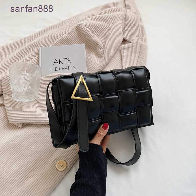 

Designer Bag Bottegas s Venetas Cassette Autumn and Winter Fashion High-quality Small Square 2023 New Niche Design Oblique Cross Pu, Red