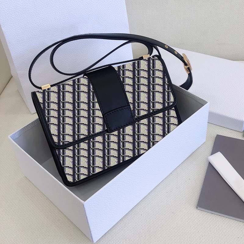 

Top quality Crossbody Designer Bag Womens Letter embroidery messenger bag luxury handbags large capacity Luxurys Designers Bags Ladies Totes Lady Wallet, Silver chain