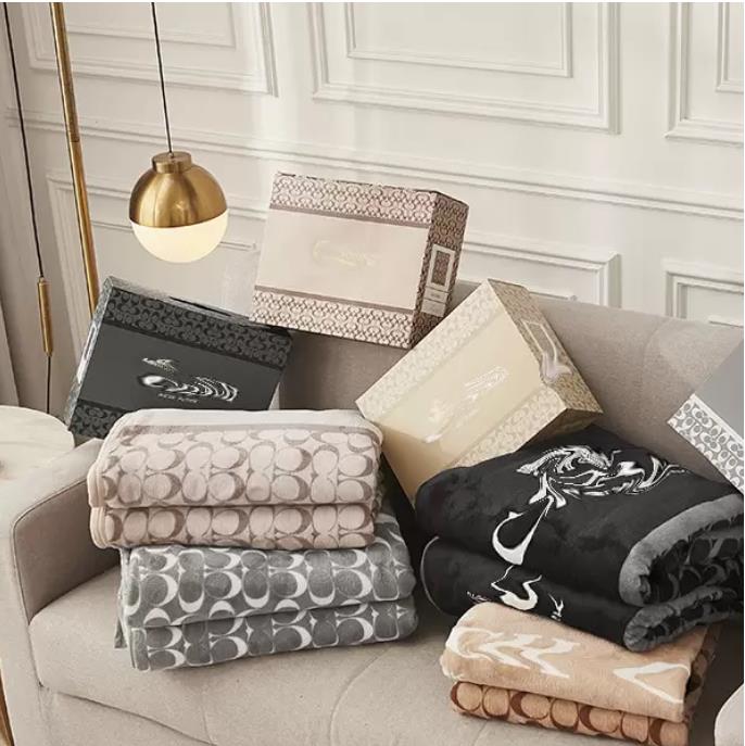 

Designer Blanket 150X200cm Classic Color Air Fashion Conditioning Car Travel Bath Towel Soft Winter Coral Fleece Shawl Throw Blankets  6549810