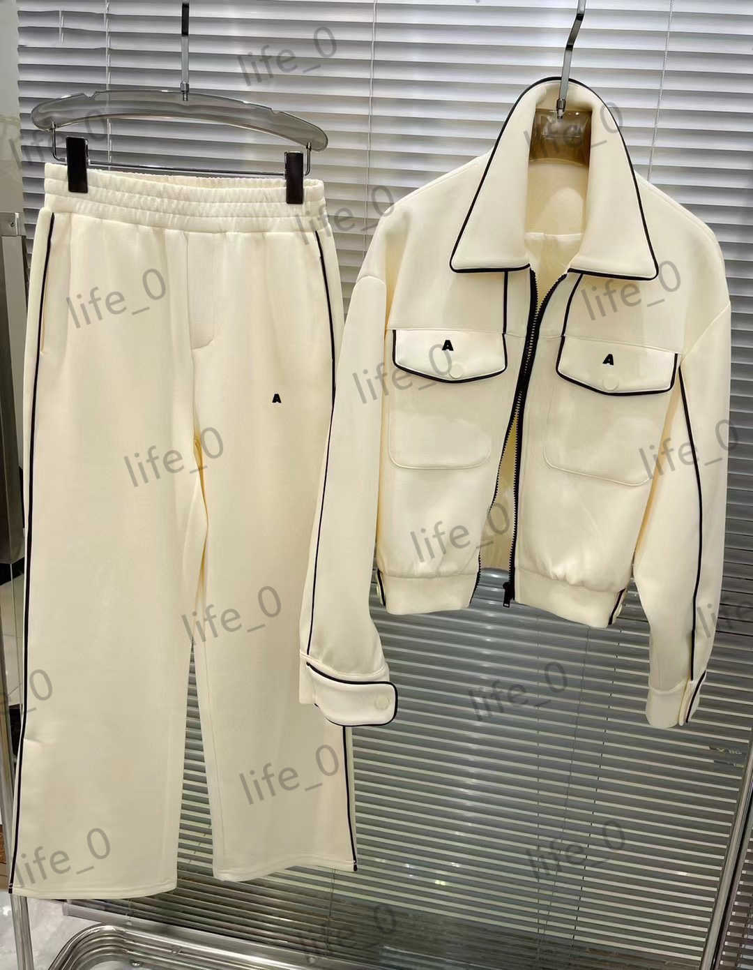 

Brand Womens Two Piece Pants Flocking Printed Lapel Coat Tops Elastic Waist Wide-waisted Split Trousers Classic Sports Style Women Tracksuits 2 Colors, 12