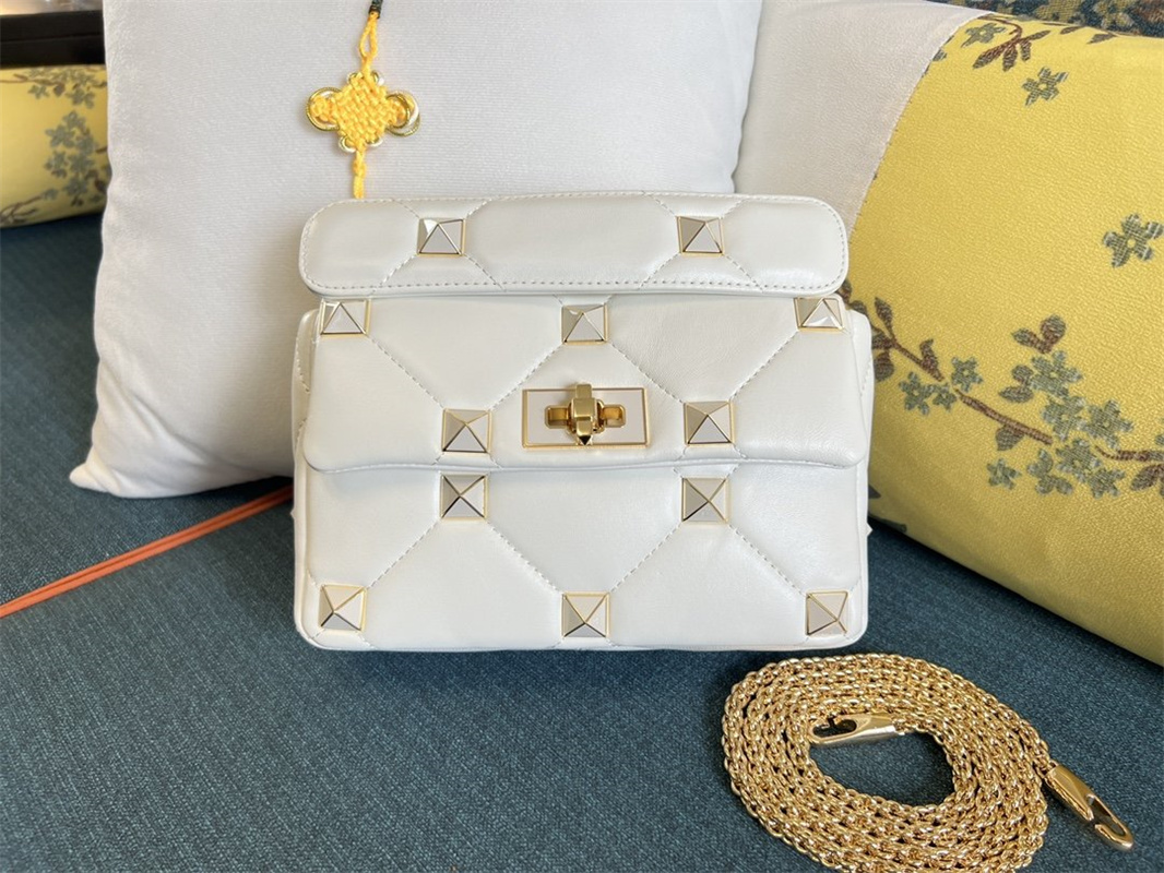 Sacs de soirée Designer Femmes Sac Roman Stud Rose PP Grand Sac à Bandoulière Blush Cuir Matelassé Blanc Chaîne Sacs Bandoulière 7A Qualité