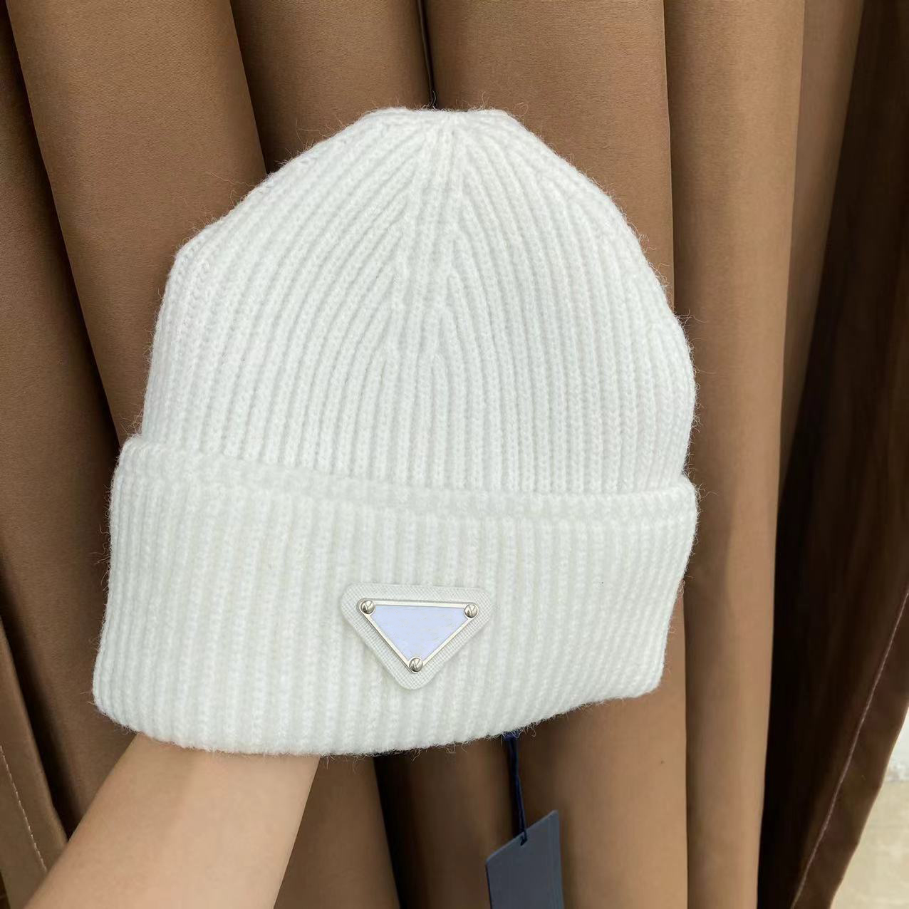 

Beanie cold hat winter lovers style windproof warm men and women lovers, Blue