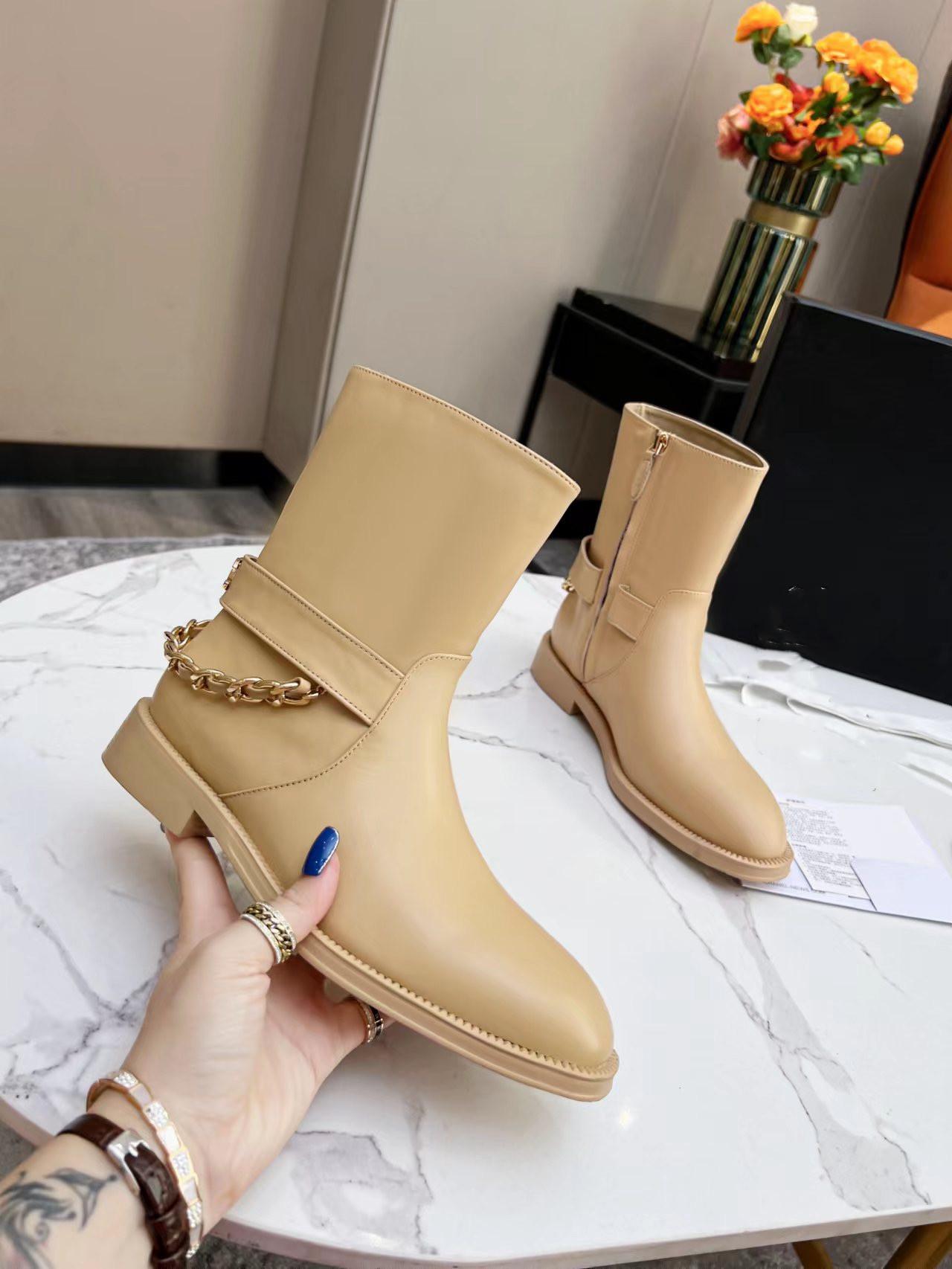 

2022 fashion Black 22a rubber high-top boots/booties Classic Joker riding boots heel chain element cowhide upper