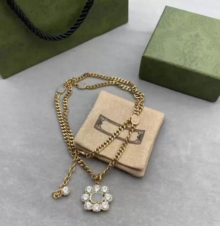 

Letter Pendant Necklaces Women Rhinestone Pendant Necklace Clavicle Chains Choker Birthday Party Valentine's Gift