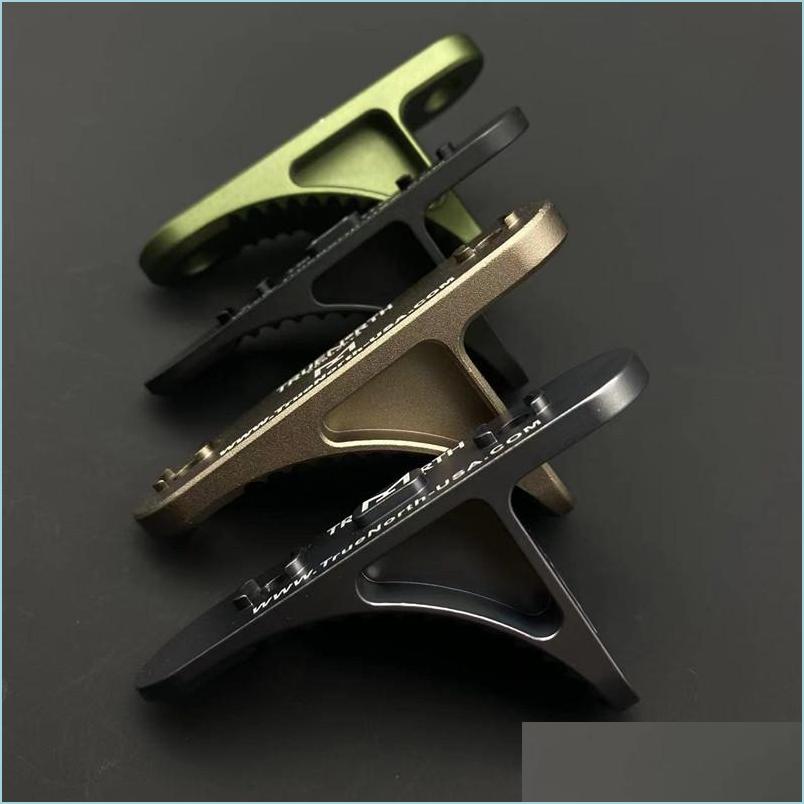 

Tactical Accessories Tactical Aluminum Front Hand Grip Hunting Triangle Foregrip Holder For M-Lok Rail Airsoft Gel Ball Shooting Acce Dhsom
