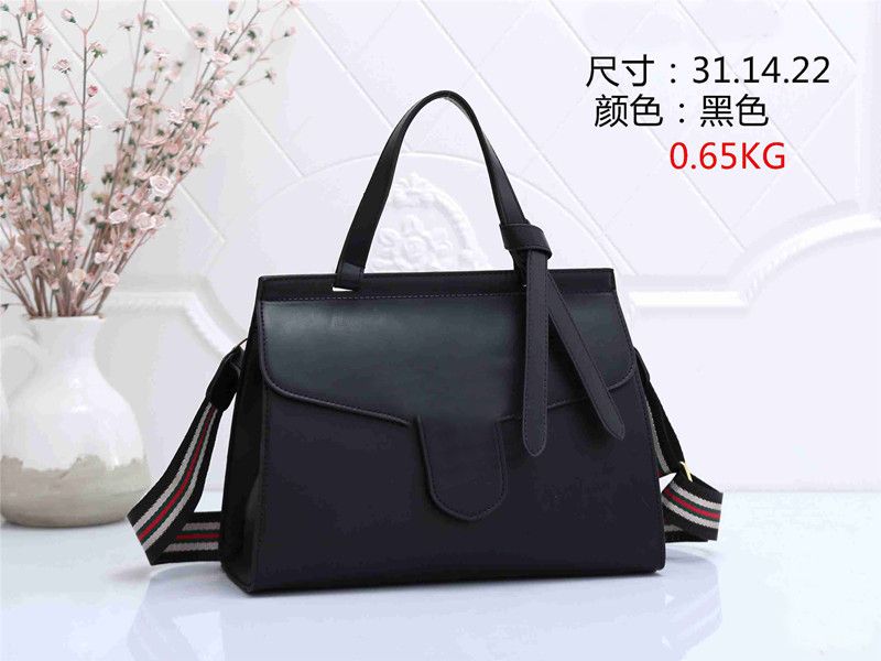 

Shoulder Designer bag Women Bags Handbags Bags tote bagg classic diagonal stripes quilted chains medium cross bod Capucines Fashion Solid Co, Black