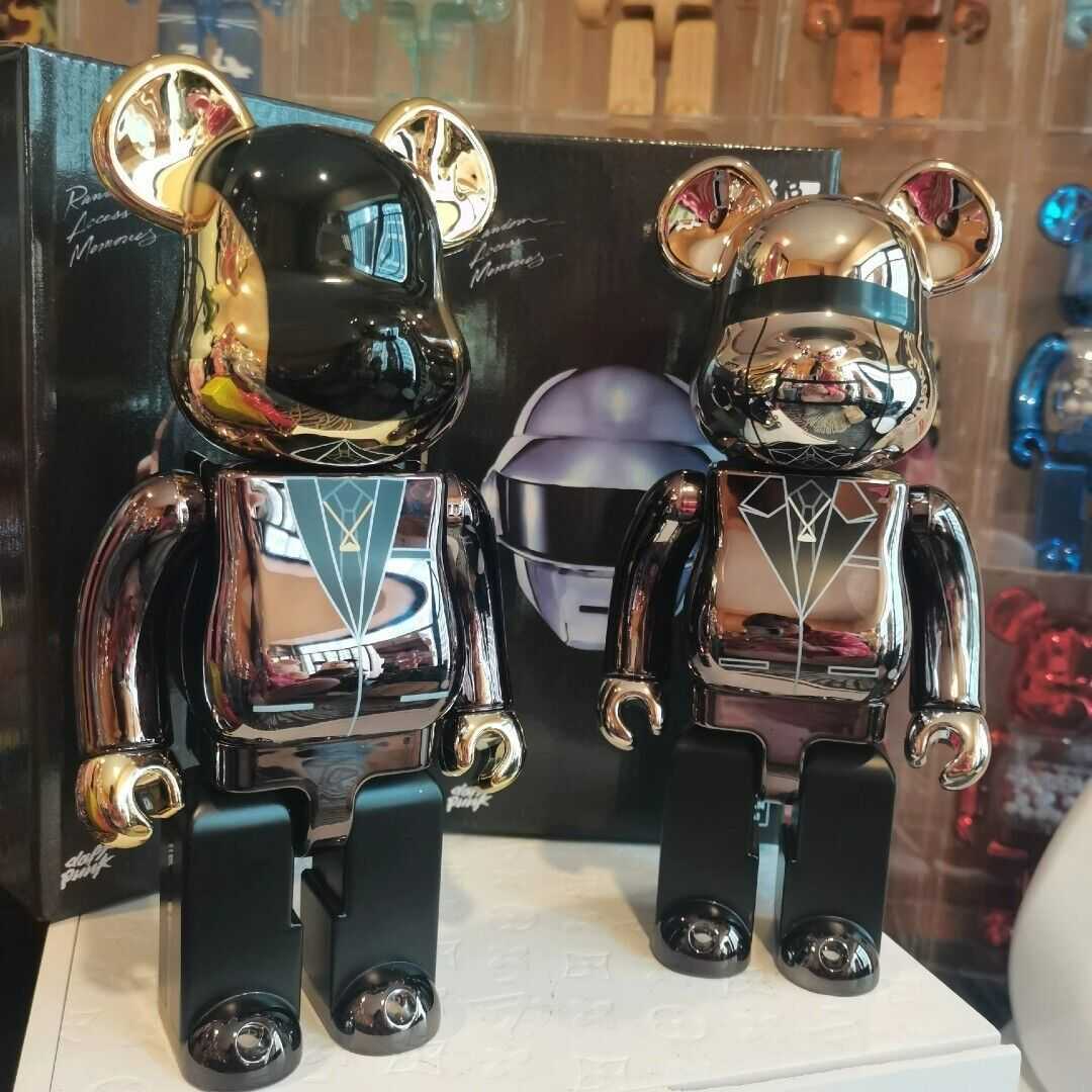 

Novelty Games Bearbrick Daft Punk 400% 28cm Joint Bright Face Violence Bear 3d Bearbrick Original Ornament Gloomy Bear Statue Model Decoration T221013