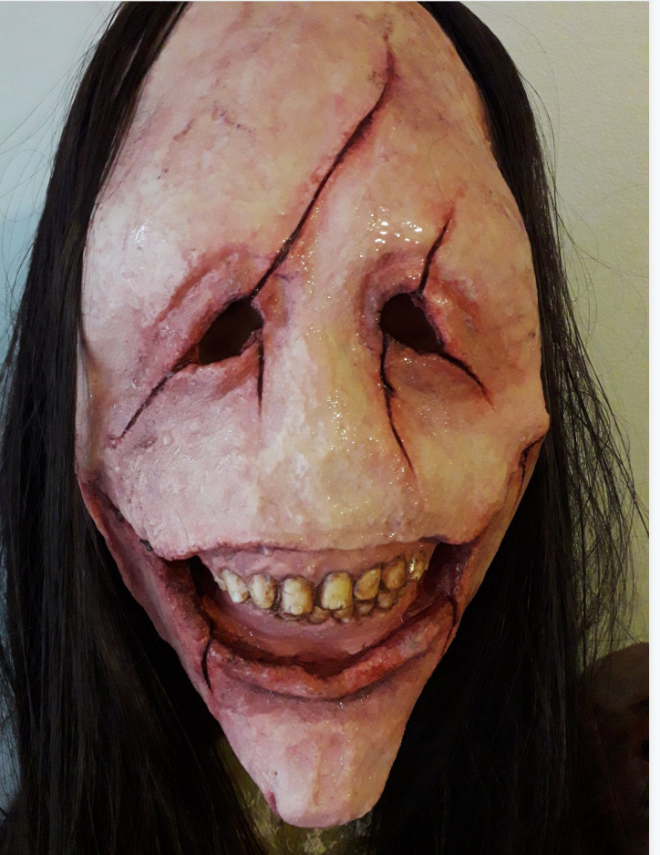 

Halloween Horror Long Hair Demon Mask Red Face Teeth Demon Latex