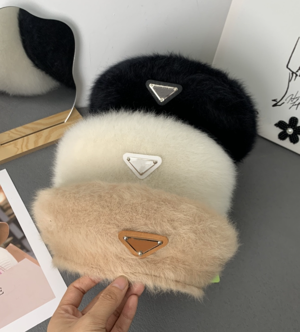 

Top Designer hat Berets Luxury Letter Mink Fur Beret Soft Warm Winter Fashion Street Hats Women Windproof Pumpkin cap, Black