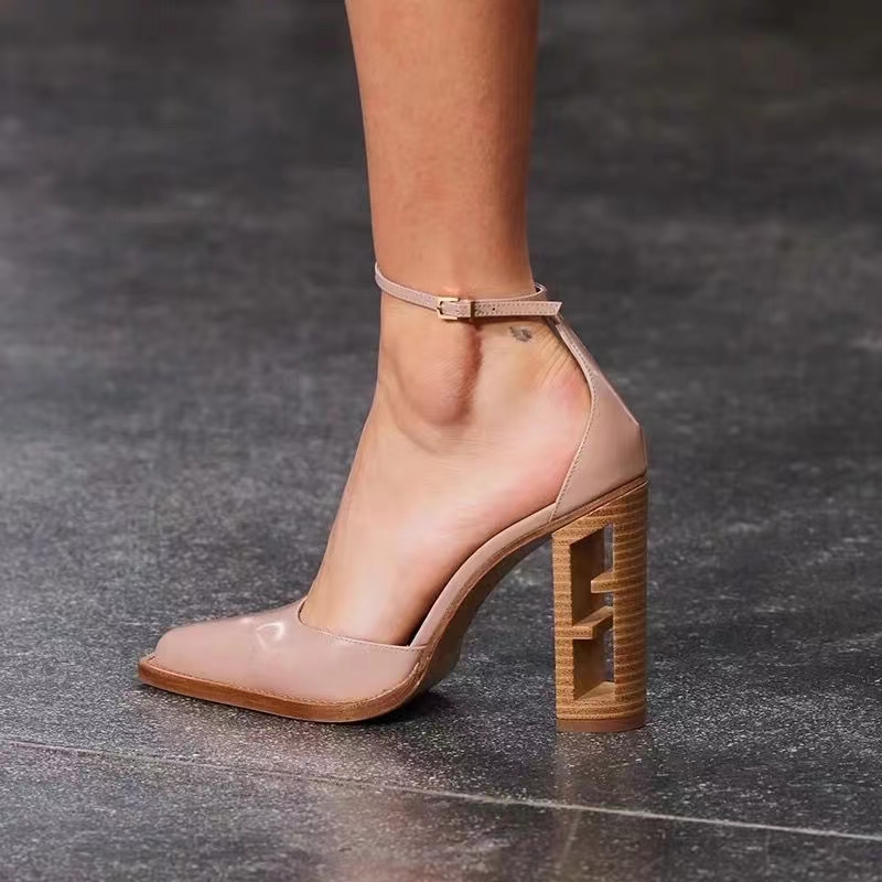 

Dress Shoes Women's Hollow Wood Grain Coarse Heel Party Shoes Vintage Baotou Fashion Pink Leather Square Head Buckle Ankle Strap HighShoes Luxury DesignerShoes, Black