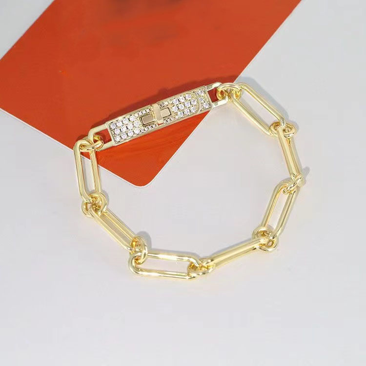 

Luxury Designers bracelet Women diamond Charm bracelet Fashion Accessories Bracelets Metal jewelry Cuban Chain lovers gift party is very