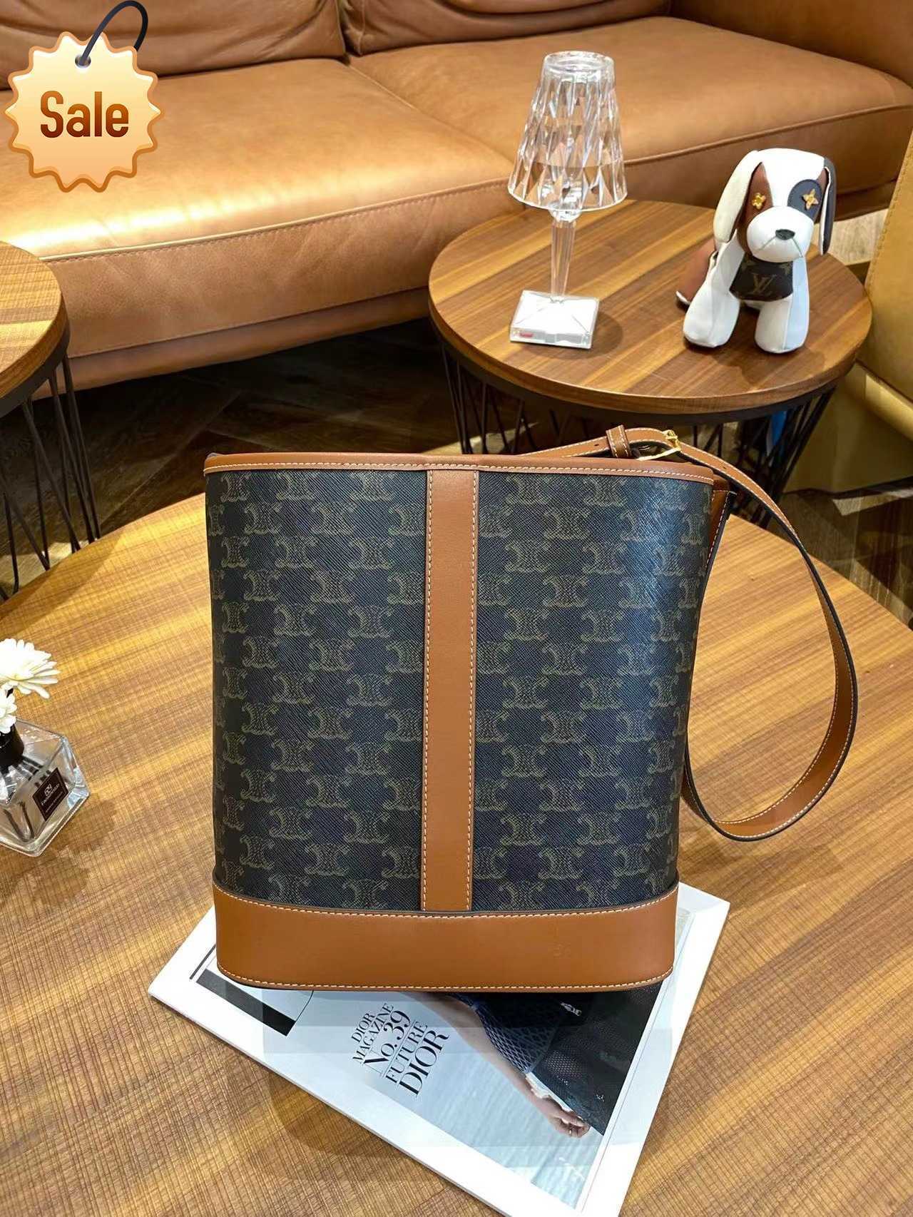 Sacs de créateurs 2022 Nouveau Automne et hiver Old Flower Back Back Bag Lorse Arc de Triomphe Shopp