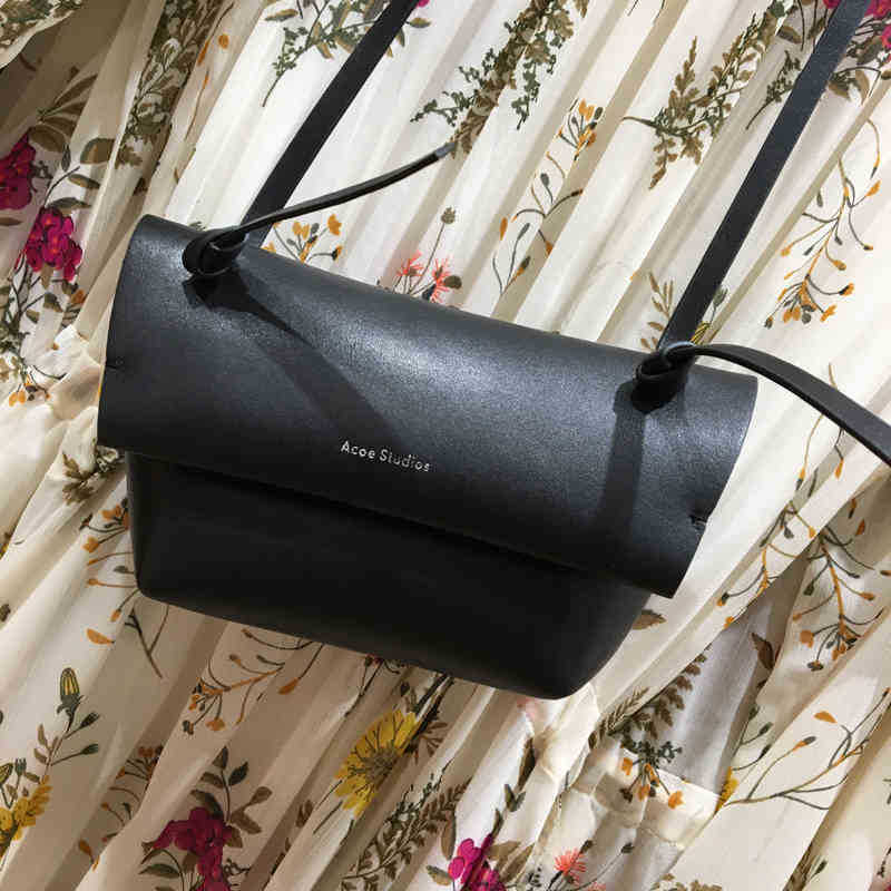 

22 Designer Bags Acne Ins Net Red Minimalist Retro Hong Kong Style Package. One Shoulder Mini Dumplings Studio Bag, Box