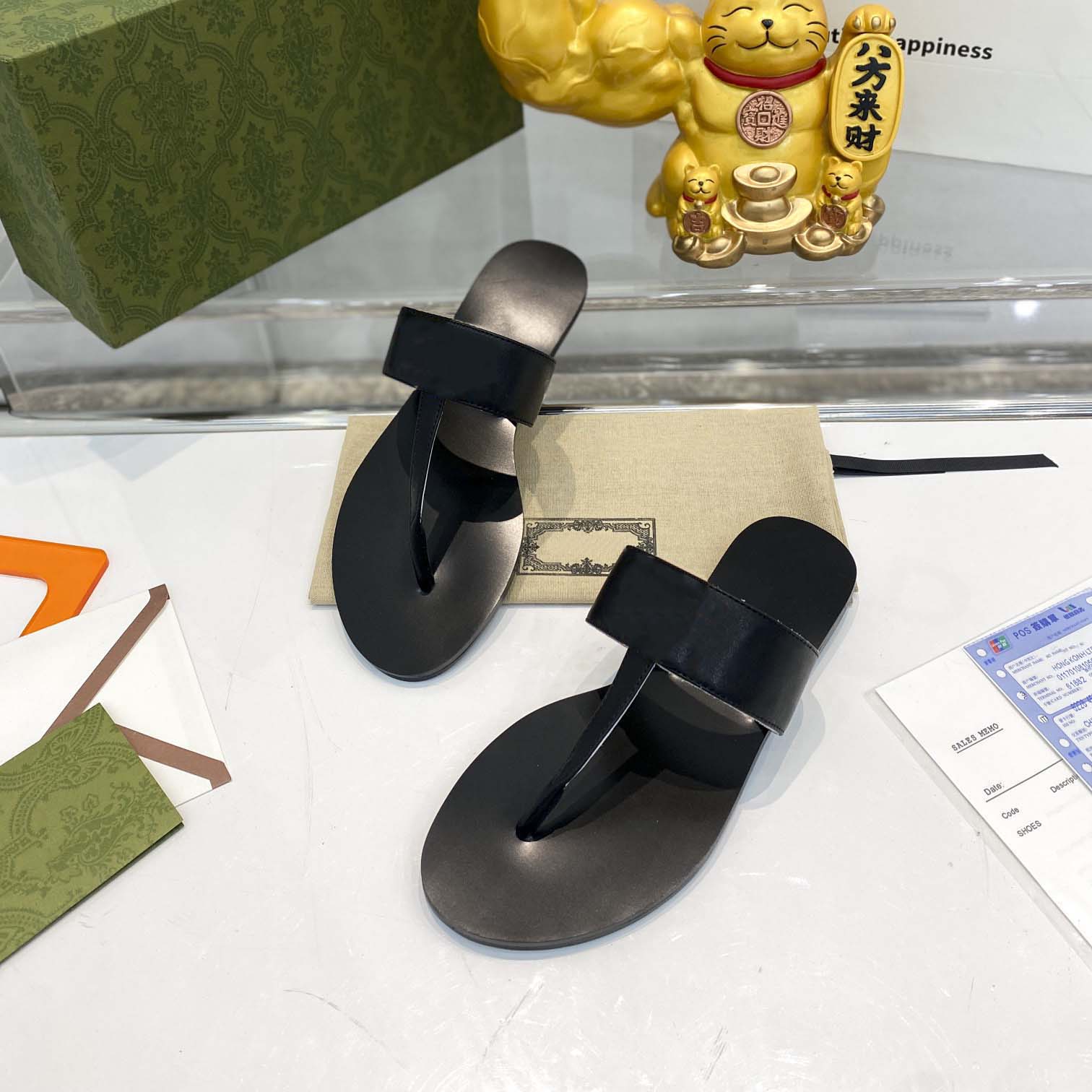 

Slippers Woman Shoe Beach Slides Designer Shoes Sandals Lady Loafers Flip Flops Summer Rubber Bottom Letter Flat Heel Metal Button, Box