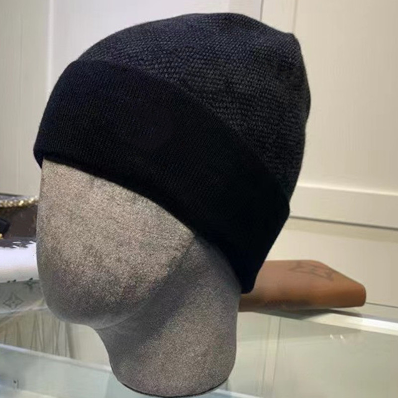 

hat designer hat Classic Winter Beanie Men And Women Fashion Design Knitted Caps Autumn Wool Hats L Letter Jacquard casual outdoor Party Golf Resort Warm Skull Cap, Blue