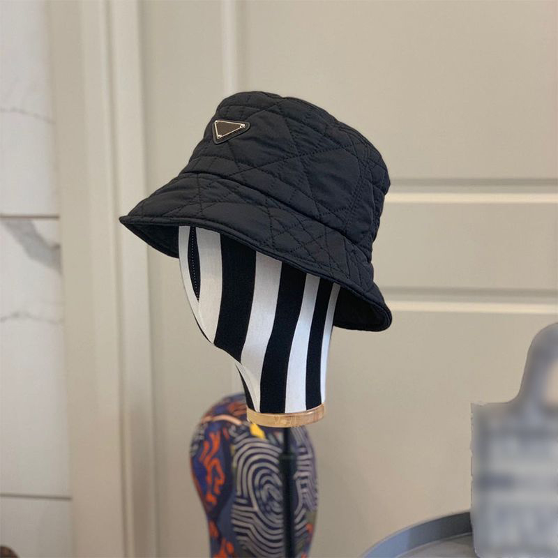 

Down Feather Bucket Hats Designer Winter Caps for Women Men Warm Snow Feather Hat Fashion Wide Brim Cap Casquette, Black